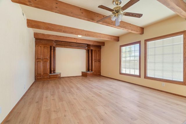 1660 N White Ln, Stockton, CA 95215