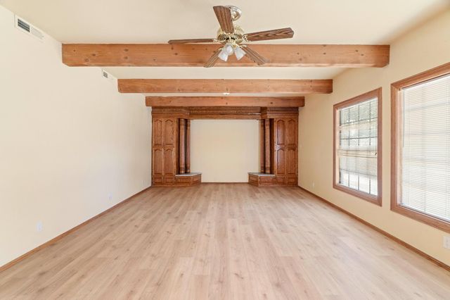1660 N White Ln, Stockton, CA 95215