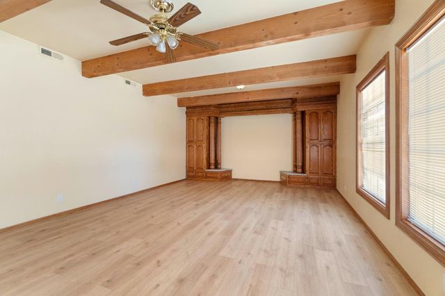 1660 N White Ln, Stockton, CA 95215