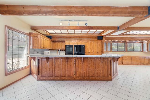 1660 N White Ln, Stockton, CA 95215
