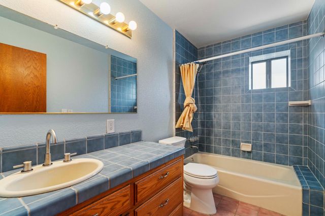 1660 N White Ln, Stockton, CA 95215