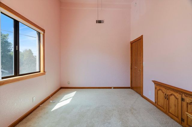 1660 N White Ln, Stockton, CA 95215