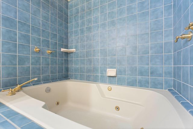 1660 N White Ln, Stockton, CA 95215