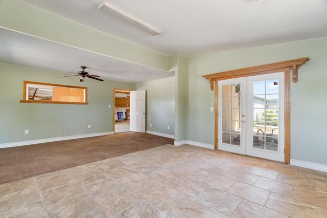 1660 N White Ln, Stockton, CA 95215