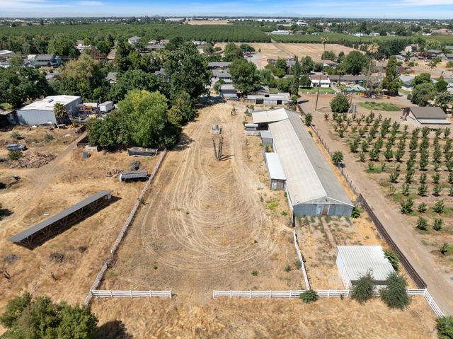 1660 N White Ln, Stockton, CA 95215