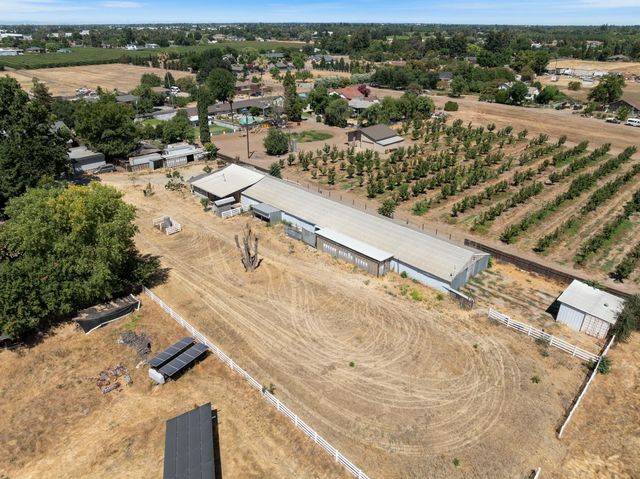 1660 N White Ln, Stockton, CA 95215