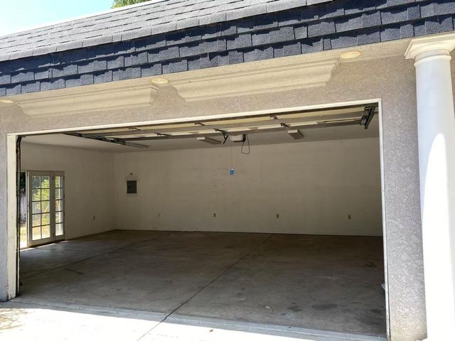1660 N White Ln, Stockton, CA 95215