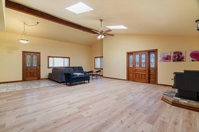 1660 N White Ln, Stockton, CA 95215