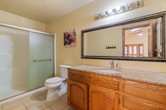 1660 N White Ln, Stockton, CA 95215
