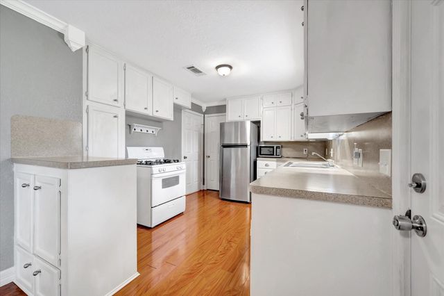 2224 Pearland Avenue, Pearland, TX 77581