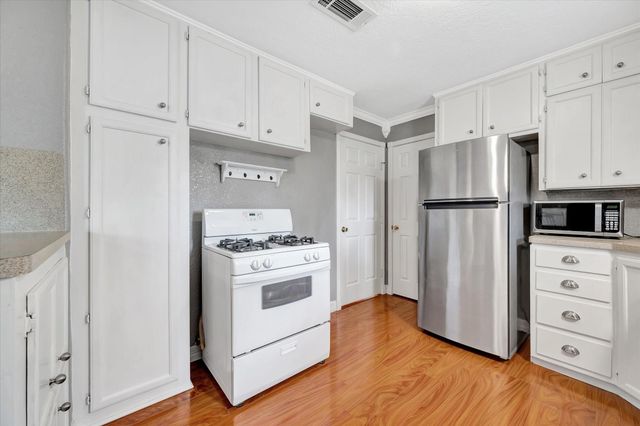 2224 Pearland Avenue, Pearland, TX 77581