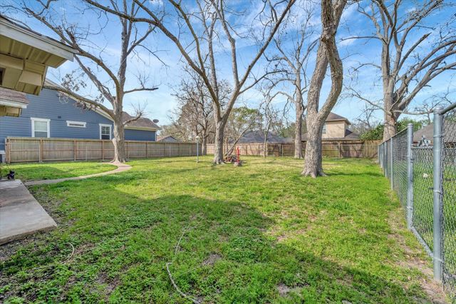 2224 Pearland Avenue, Pearland, TX 77581