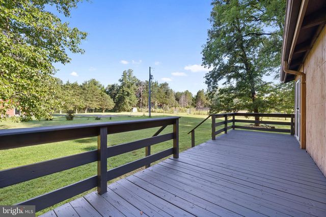 8297 SQUIRES LN, Warrenton, VA 20187