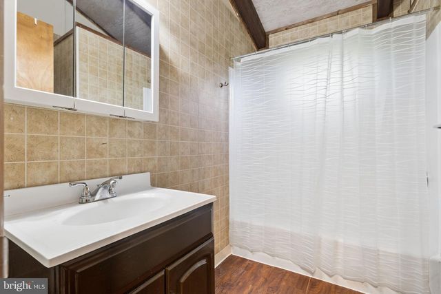 8297 SQUIRES LN, Warrenton, VA 20187
