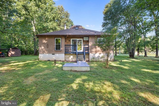 8297 SQUIRES LN, Warrenton, VA 20187