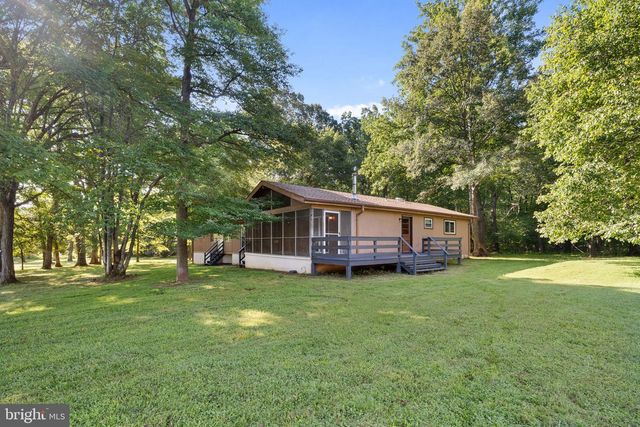 8297 SQUIRES LN, Warrenton, VA 20187