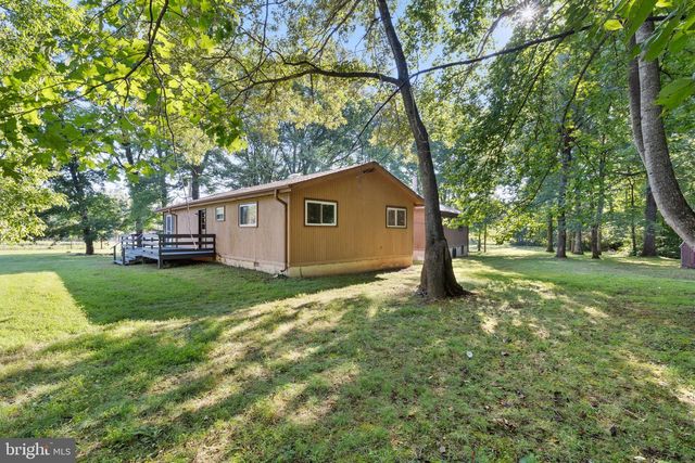 8297 SQUIRES LN, Warrenton, VA 20187