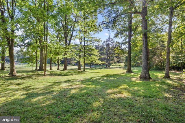 8297 SQUIRES LN, Warrenton, VA 20187