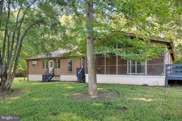 8297 SQUIRES LN, Warrenton, VA 20187