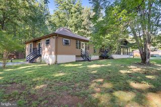 8297 SQUIRES LN, Warrenton, VA 20187