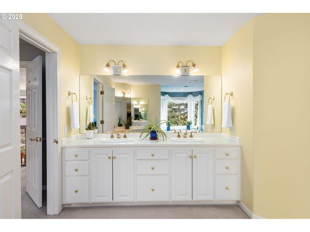 9676 Se CHULA VISTA Ct, Happy Valley, OR 97086