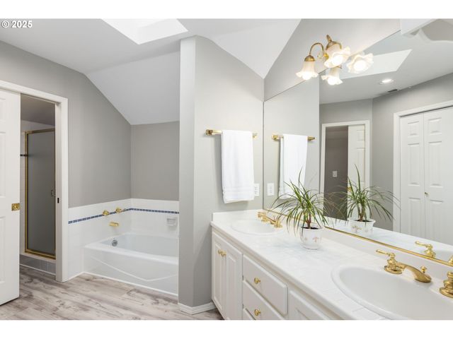 9676 Se CHULA VISTA Ct, Happy Valley, OR 97086