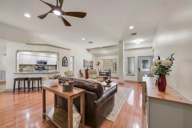 35 Blush Hill Drive, Conroe, TX 77304