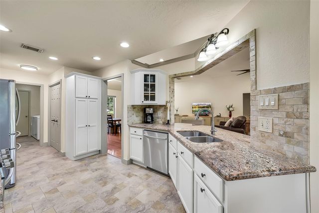 35 Blush Hill Drive, Conroe, TX 77304
