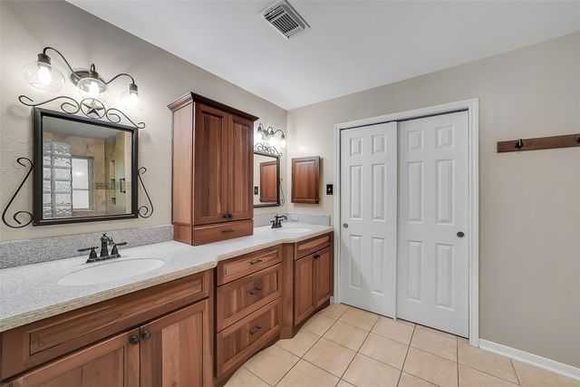 35 Blush Hill Drive, Conroe, TX 77304