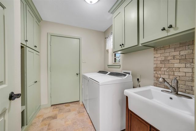 35 Blush Hill Drive, Conroe, TX 77304