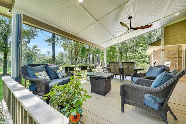 35 Blush Hill Drive, Conroe, TX 77304