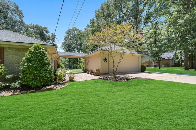 35 Blush Hill Drive, Conroe, TX 77304