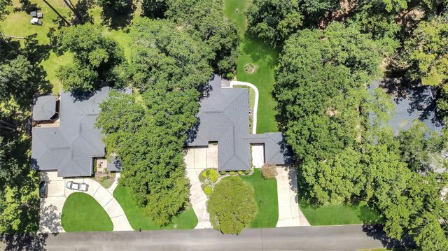35 Blush Hill Drive, Conroe, TX 77304