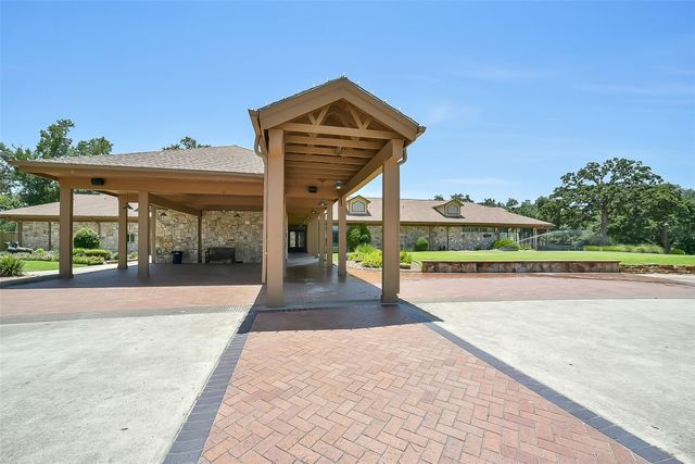 35 Blush Hill Drive, Conroe, TX 77304