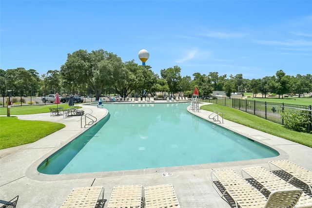 35 Blush Hill Drive, Conroe, TX 77304