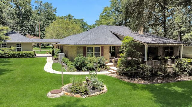 35 Blush Hill Drive, Conroe, TX 77304
