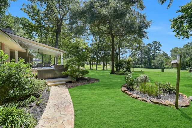 35 Blush Hill Drive, Conroe, TX 77304
