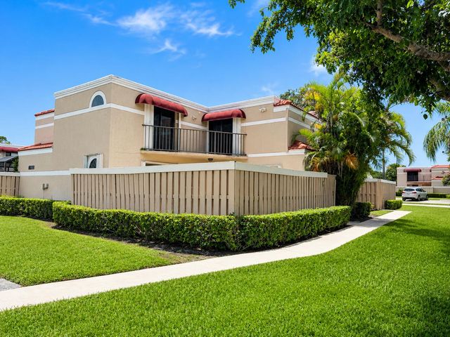 3725 VILLAGE Drive D, Delray Beach, FL 33445