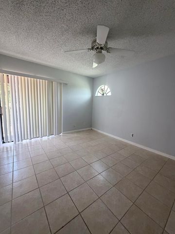 3725 VILLAGE Drive D, Delray Beach, FL 33445
