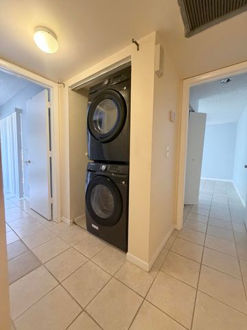 3725 VILLAGE Drive D, Delray Beach, FL 33445