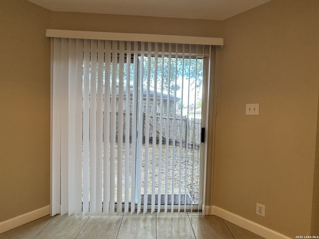 861 Barrel Pt, San Antonio, TX 78251