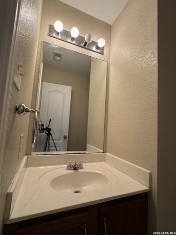 861 Barrel Pt, San Antonio, TX 78251