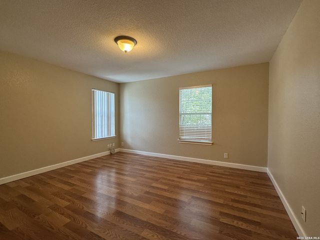 861 Barrel Pt, San Antonio, TX 78251