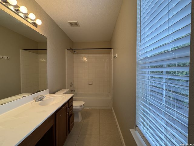 861 Barrel Pt, San Antonio, TX 78251