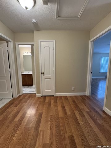 861 Barrel Pt, San Antonio, TX 78251