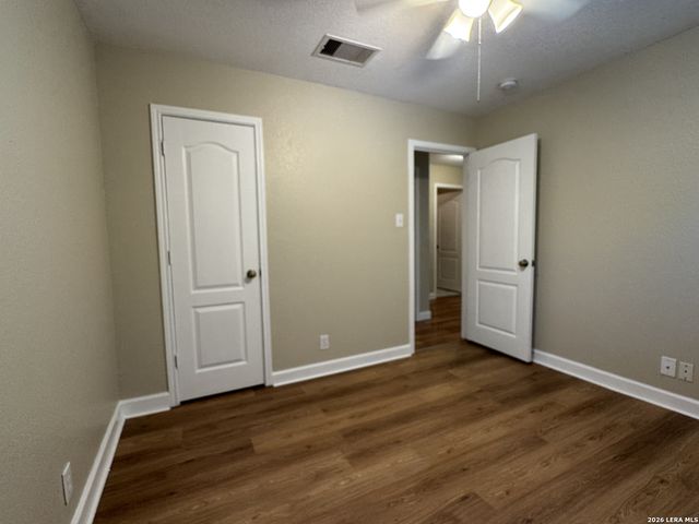 861 Barrel Pt, San Antonio, TX 78251