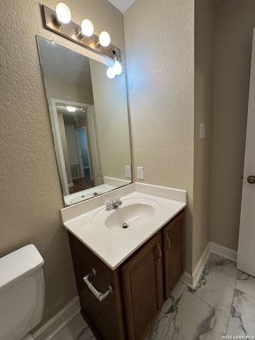 861 Barrel Pt, San Antonio, TX 78251