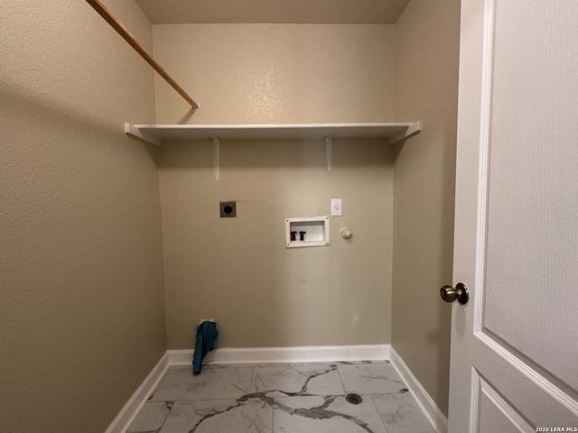 861 Barrel Pt, San Antonio, TX 78251