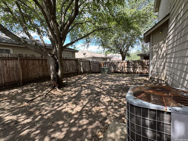 861 Barrel Pt, San Antonio, TX 78251