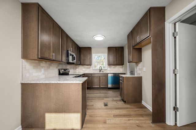 130 Meadowbrook Dr, Woodbury, TN 37190